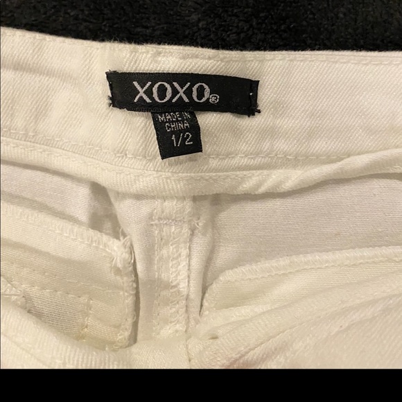 White shorts size 2 - Picture 4 of 5